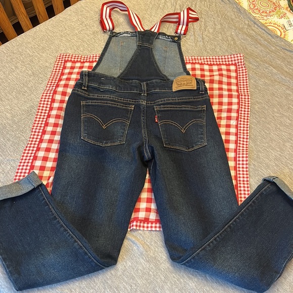 Kid Levi’s overalls - Picture 2 of 3